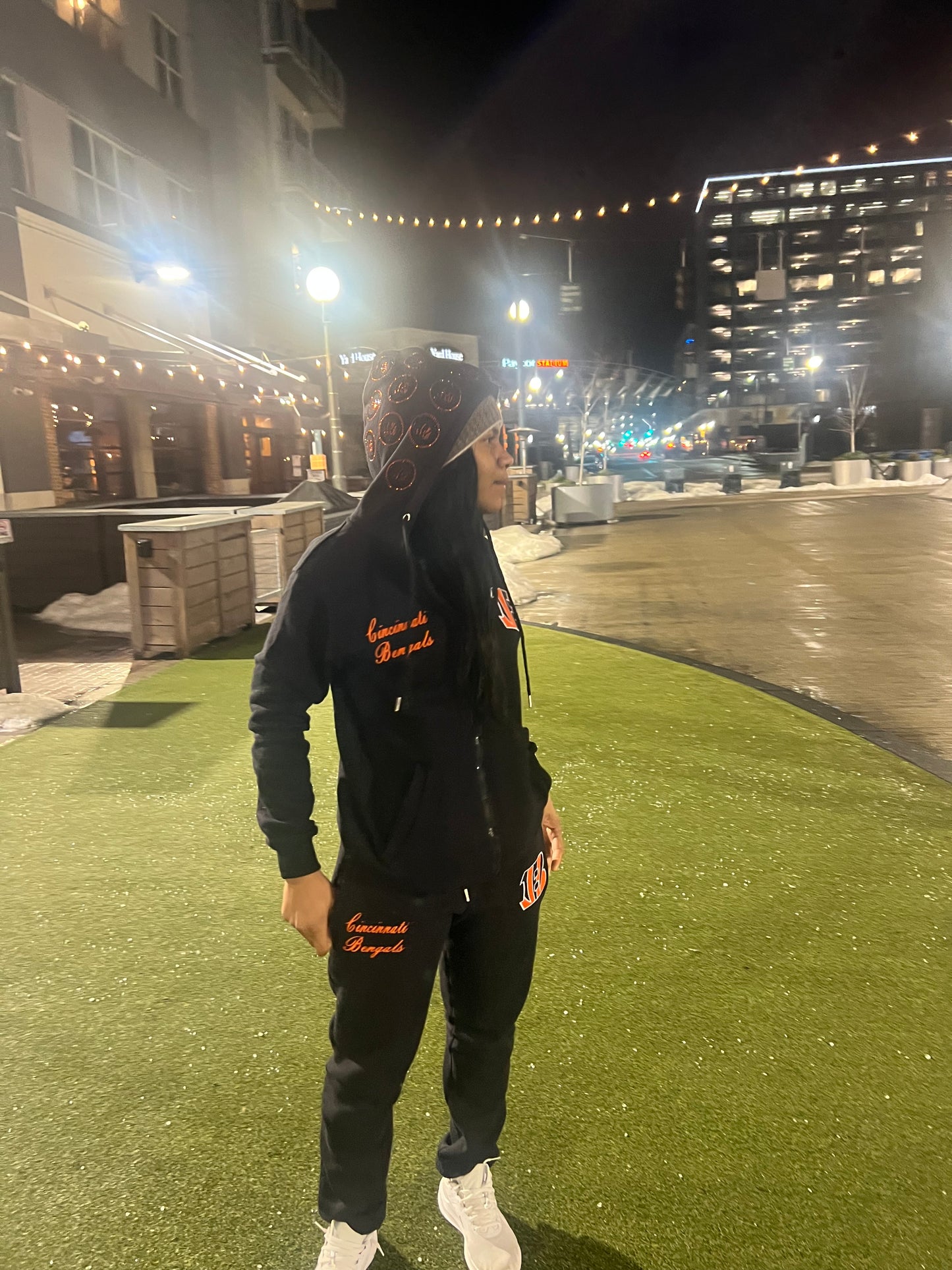 BLACK CINCY SWEATSUIT