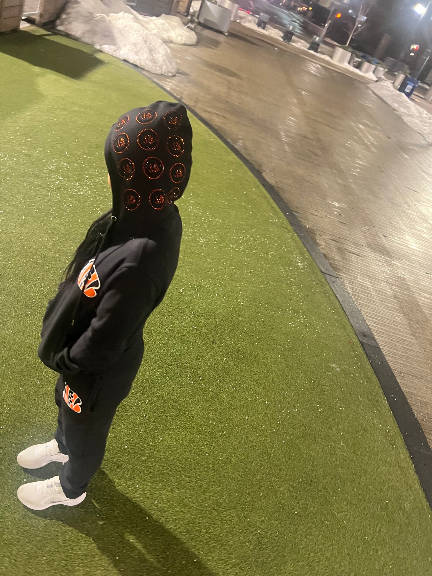 BLACK CINCY SWEATSUIT